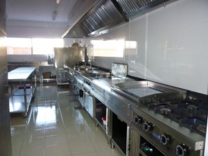 AMAPACI apoya la propuesta de utilización de las cocinas de los centros escolares presentada por Izquierda Independiente. «Una sociedad en la que acceder a una alimentación suficiente y equilibrada no sea un derecho, es una sociedad enferma»..